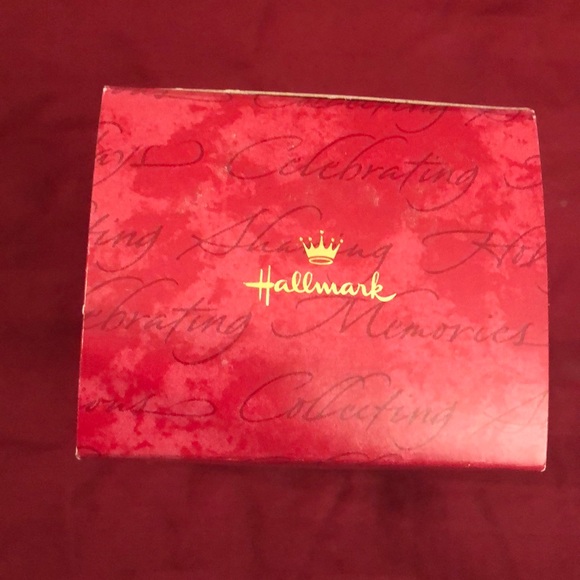 I Love Lucy Gets in Pictures Ornament - Picture 11 of 13